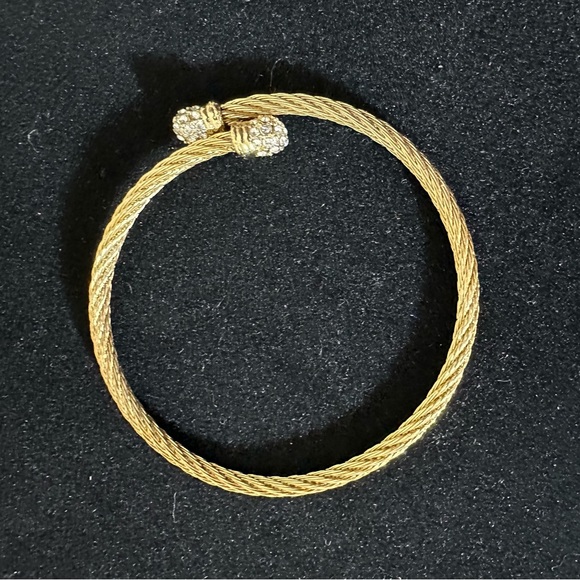 Marlyn Schiff - Gold Cable Bracelet - Picture 5 of 6